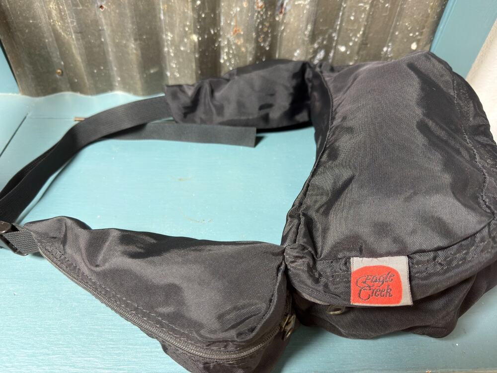 VTG 90s Eagle Creek Black Nylon Lumbar Hip Pack Fanny Waist Bag Travel Gear Gorp